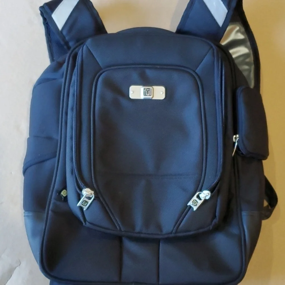 FUL two in one Macbook and IPad computer backpack Black